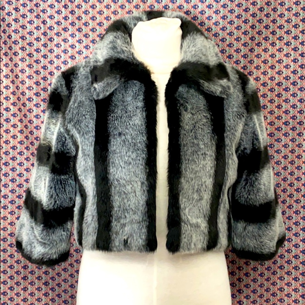 Kaity brand cropped faux fur jacket sz S